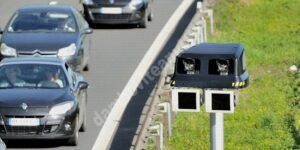 Read more about the article 600 de camere radar fixe vor fi montate, anul acesta, pe cele mai aglomerate drumuri din ţară, DN7, DN1 şi Autostrada Soarelui