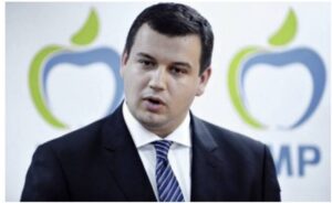 Read more about the article Un număr de 38 lideri de filiale judeţene ai PMP îşi anunţă susţinerea pentru moţiunea lui Eugen Tomac