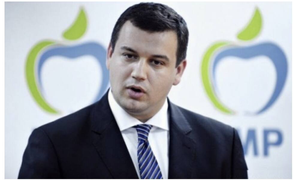 You are currently viewing Un număr de 38 lideri de filiale judeţene ai PMP îşi anunţă susţinerea pentru moţiunea lui Eugen Tomac