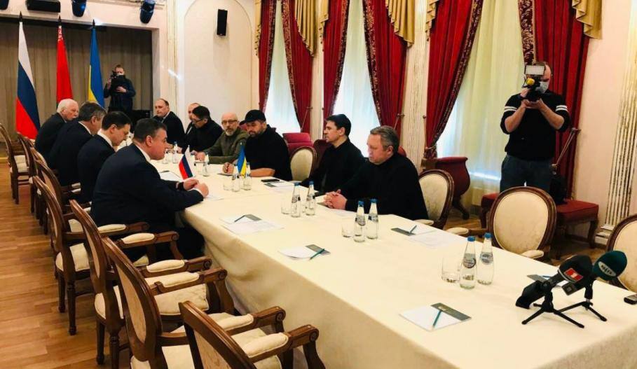 You are currently viewing Negocierile s-au încheiat. Ucraina a cerut retragerea tuturor trupelor rusești, inclusiv din Crimeea și unele zone din Donețk și Lugansk