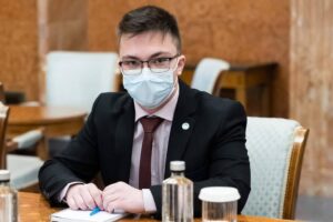 Read more about the article Robert Avram, elev în clasa a XII-a la Colegiul Național „Nichita Stănescu” din Ploiești, este noul președinte al Consiliului Național al Elevilor