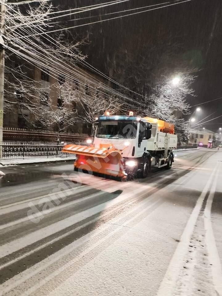 You are currently viewing După o iarnă fără zăpadă, avem un martie alb. Șoferii nu pot renunța la cauciucurile de iarnă