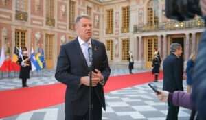 Read more about the article Klaus Iohannis participă, în această seară, la reuniunea informală a Consiliului European, la Versailles, în Franța