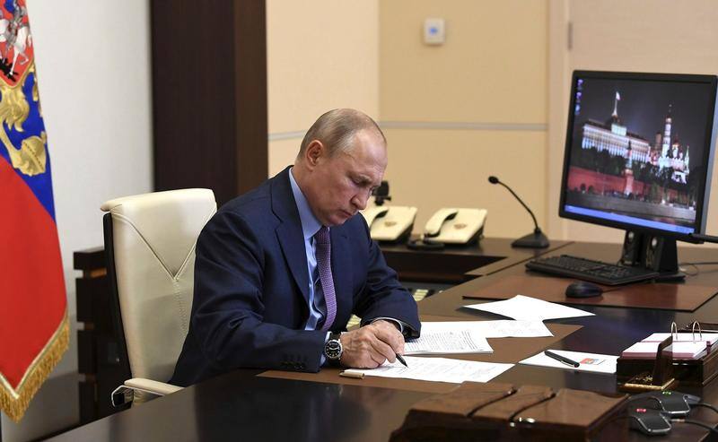 You are currently viewing Guvernul rus interzice exporturile de produse medicale, electrice, auto, și din domeniile telecomunicațiilor și  agriculturii