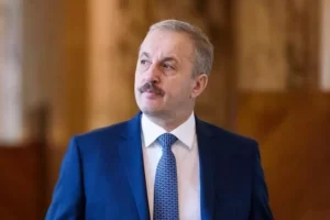 Read more about the article Vasile Dîncu: Dacă s-ar retrage Crin Antonescu, nu văd de ce nu l-am susține pe Ilie Bolojan