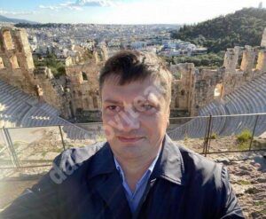 Read more about the article Ionuț Vulpescu: ”spectacolele politice actuale halucinează mai mult decât orice tragedie bine lucrată de un grec de acum două mii de ani”