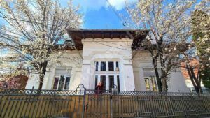 Read more about the article Casa cu magnolii înflorește, la Târgoviște