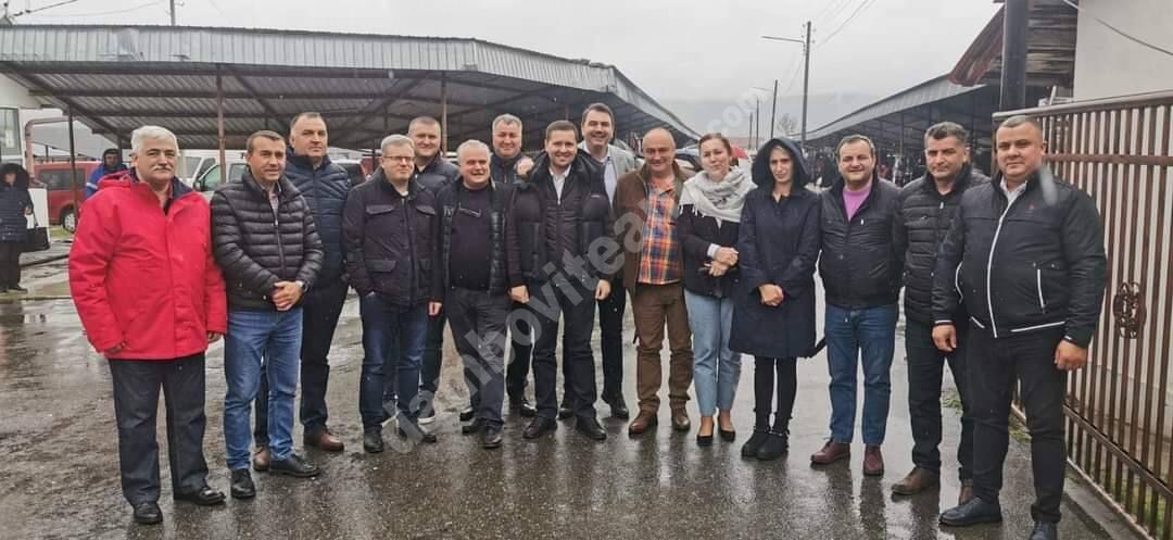 You are currently viewing În ciuda vremii, continuă tradiția Târgului de Florii de la Voinești