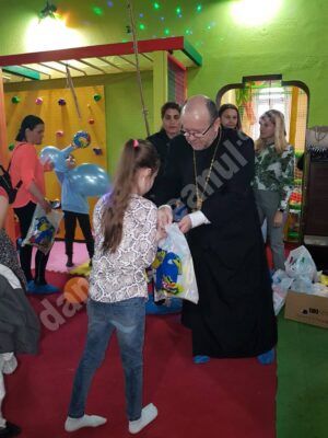 Read more about the article DARURI PENTRU COPII CU AUTISM ȘI SINDROM DOWN DIN PARTEA ARHIEPISCOPIEI TÂRGOVIȘTEI