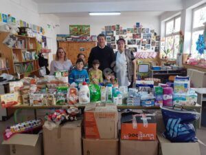 Read more about the article DOUĂ INSTITUȚII SOCIALE DIN GĂEȘTI AU FOST AJUTATE DE BISERICĂ