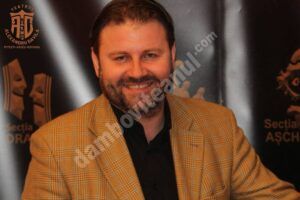 Read more about the article Felix Goldbach se retrage de la conducerea Teatrului „Alexandru Davila” din Pitești