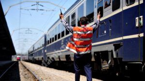 Read more about the article Ionuț Săvoiu: ”Este o datorie și o onoare să reușim să relansăm calea ferată românească și să redăm ceferiștilor demnitatea cuvenită”