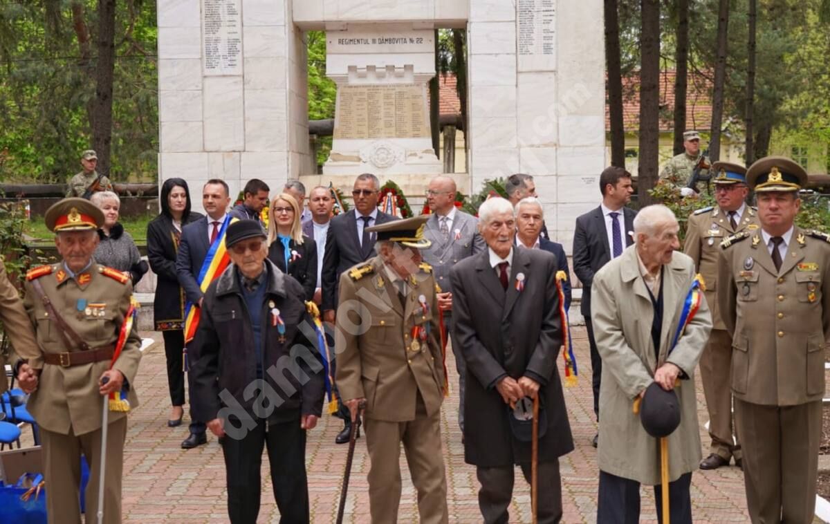 You are currently viewing Primarul municipiului Târgoviște, de Ziua Veteranilor: ”Spiritul unui popor se traduce prin ceea ce a învățat de la trecut, pentru a trăi în prezent”