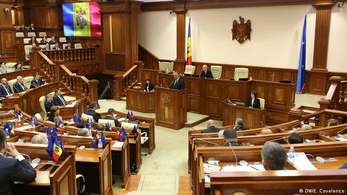 You are currently viewing Parlamentul României și cel al Republicii Moldova, în ședință comună, la Chișinău