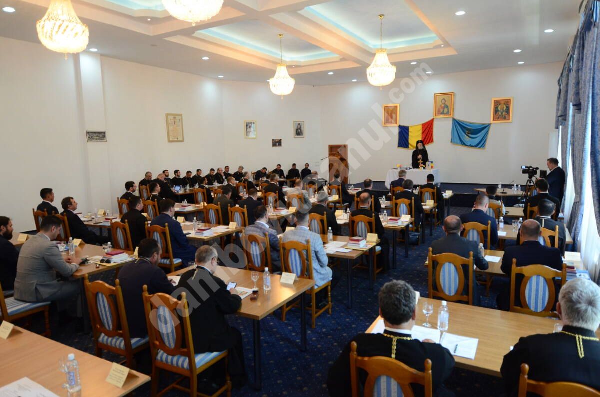 You are currently viewing VIDEO: CONSTITUIREA NOII ADUNĂRI EPARHIALE  A ARHIEPISCOPIEI TÂRGOVIȘTEI