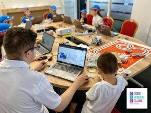 Read more about the article Cluburile de vară Code School Târgoviște organizează cursuri de programare și robotică, pentru copii