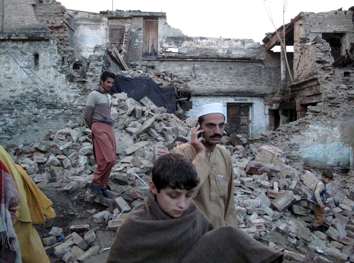 You are currently viewing Sute de morți, în urma unui cutremur puternic, care a lovit Pakistanul și Afganistanul