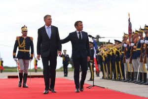 Read more about the article Emmanuel Macron și-a încheiat vizita în România