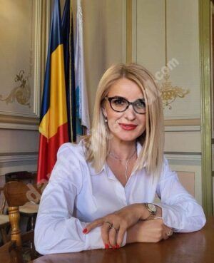 Read more about the article Viceprimarul municipiului Târgoviște, de Ziua Învățătorului: „dumneavoastră construiți cu migală, răbdare și pasiune viitorii Oameni”