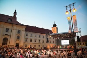 Read more about the article La Sibiu începe proiectul „Concerte estivale. Zilele Muzicale Româno-Americane”