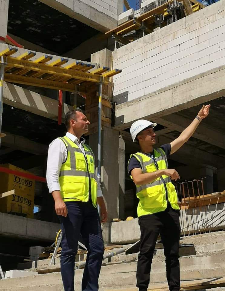 You are currently viewing Continuă investițiile în infrastructura școlară târgovișteană