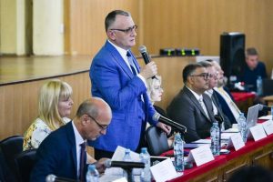 Read more about the article Sorin Cîmpeanu: În anul 2027, trebuie să avem 10.000 de consilieri școlari în școlile din România