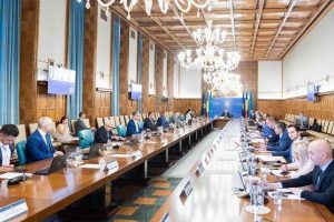 Read more about the article Guvernul a plafonat la 300 de lei brut lunar sporul pentru activitatea în condiţii periculoase sau vătămătoare