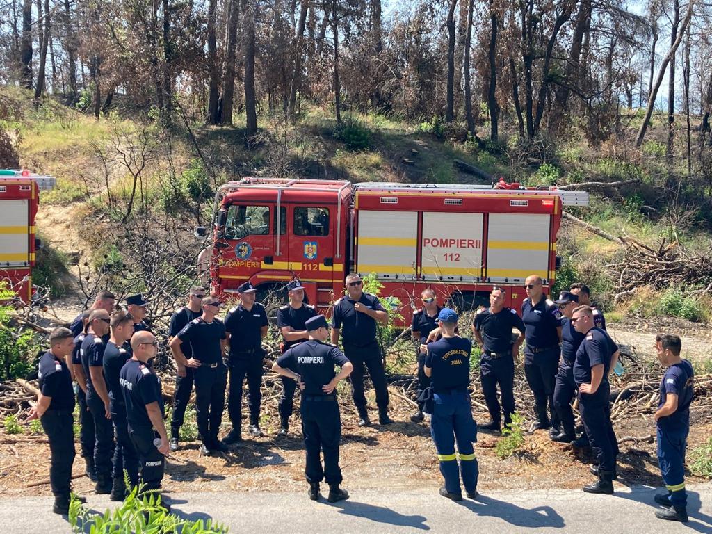 You are currently viewing Pompierii dâmbovițeni, prezenți în Grecia, la deschiderea programului de pregătire împotriva situațiilor de criză