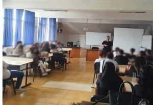 Read more about the article DÂMBOVIȚA: Peste 100 de elevi au participat la activitățile informativ-preventive ale polițiștilor de la Biroul Siguranță Școlară