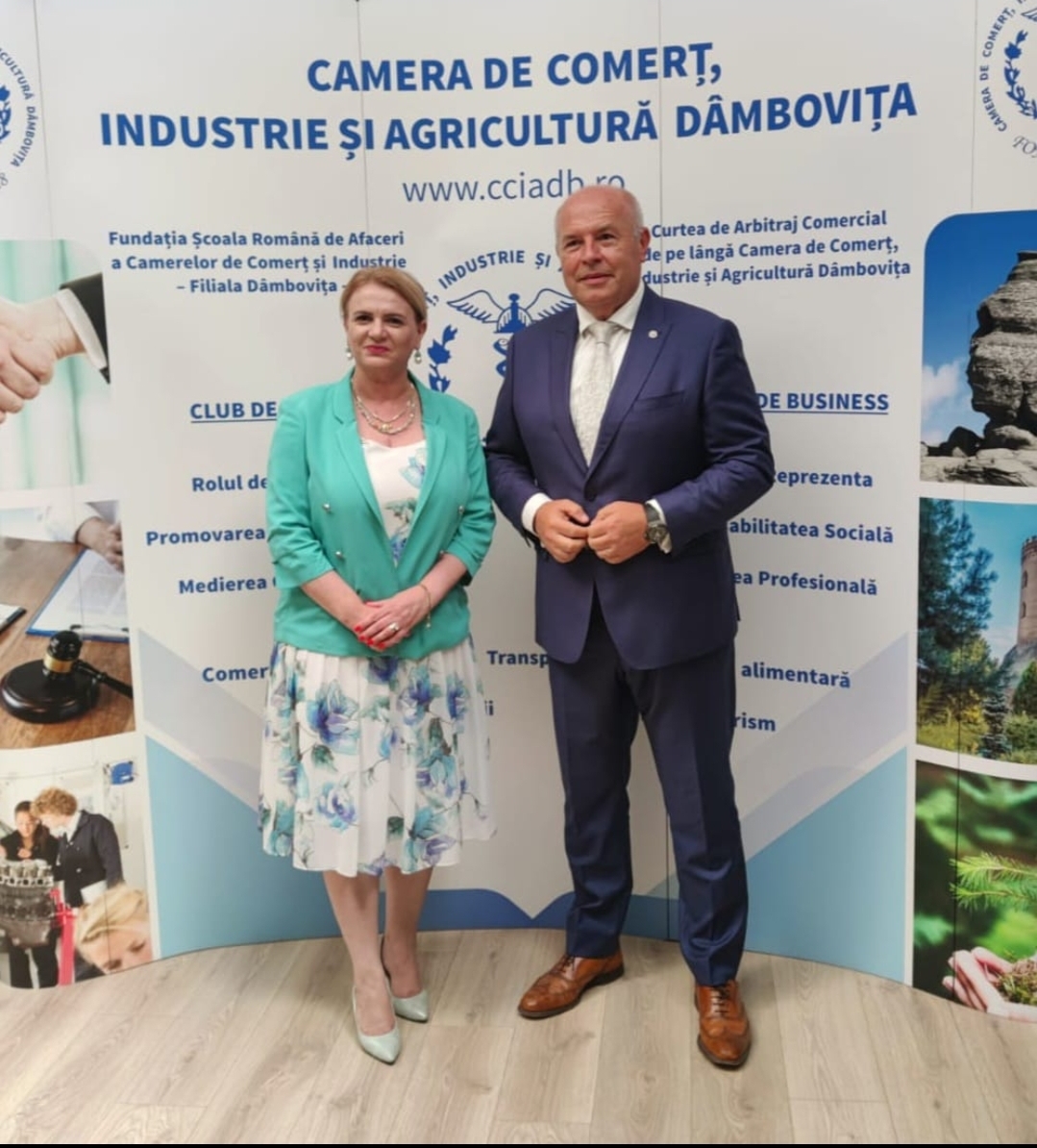 You are currently viewing MESAJUL PREFECTULUI CLAUDIA GILIA CU OCAZIA ȘEDINȚEI FESTIVE A COLEGIULUI DE CONDUCERE AL C.C.I.A. DÂMBOVIȚA