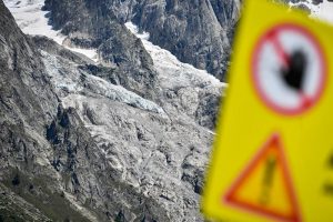Read more about the article Ministerul român de Externe anunță că cei trei români dați dispăruți după prăbușirea ghețarului din Alpii italieni sunt în viață și se află în afara oricărui pericol