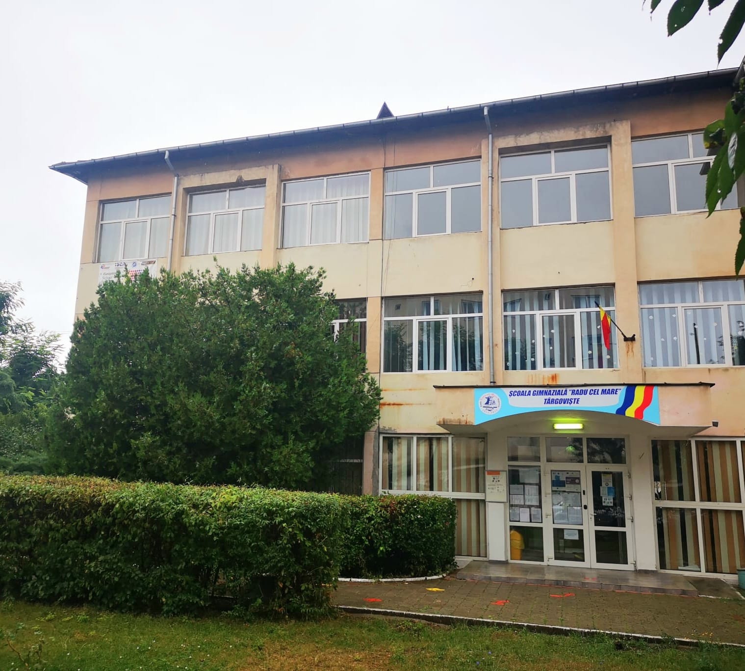 You are currently viewing Astăzi, a fost semnat contractul de finanțare care vizează modernizarea Școlii Gimnaziale „Radu cel Mare” din Târgoviște