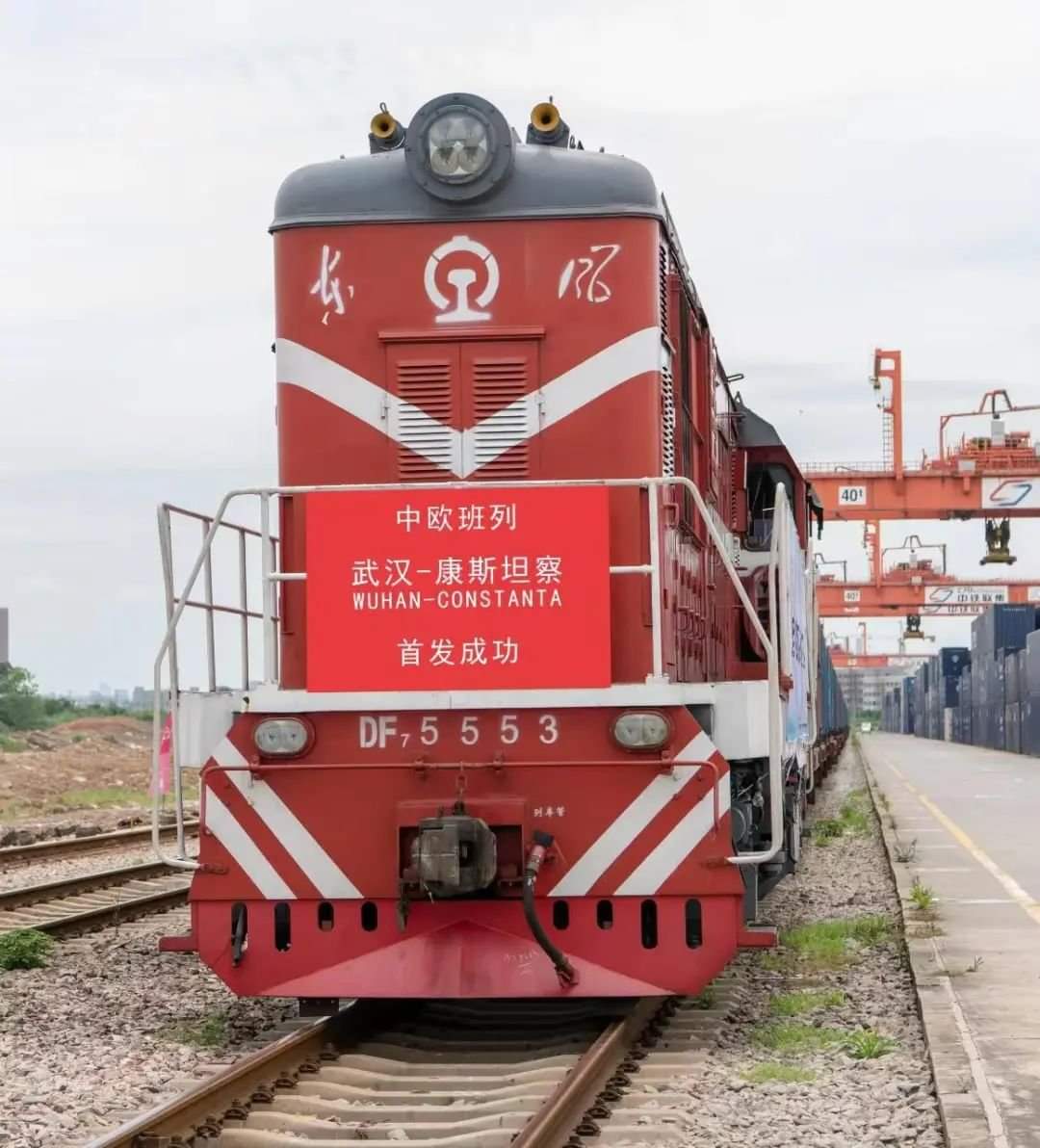 You are currently viewing Primul tren, plin cu marfă, pe ruta China-România a plecat din Wuhan și va ajunge la Constanța