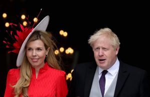 Read more about the article Fostul prim-ministru al Marii Britanii, Boris Johnson, și soția sa, Carrie au sărbătorit un an de la căsătorie