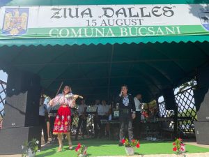 Read more about the article Orchestra Populară Chindia, pe scena de la Bucșani, în zi de sărbătoare