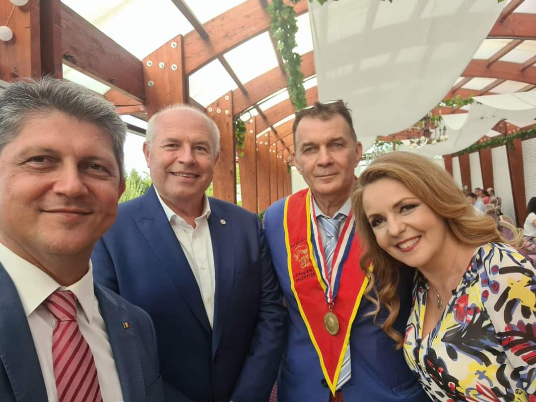 You are currently viewing Valentin Calcan si Titus Corlățean, la festivitatea de premiere a Asociației Disciples Escoffier Romania