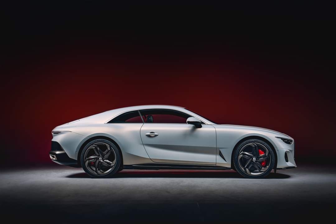 You are currently viewing Bentley a lansat, la Monterey Car Week, modelul Batur, un coupé care costă 1,65 milioane de lire sterline