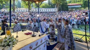 Read more about the article Pelerinajul de la Mănăstirea Nicula din Cluj-Napoca a adus mii de credincioşi ortodocşi şi greco-catolici