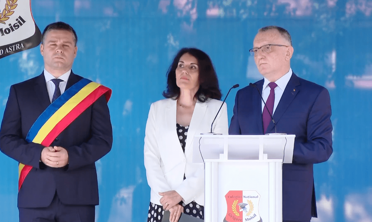 You are currently viewing Sorin Cîmpeanu: Să eliminăm acea presiune inutilă generată de goana după note, goana după note a elevilor, goana după note, din păcate, a multor părinţi