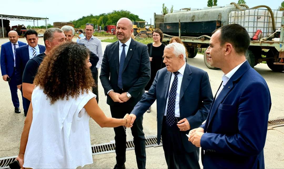 You are currently viewing Petre Daea și ministrul Agriculturii din Republica Moldova, în vizită la o Companie din județul Giurgiu