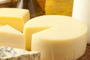 Read more about the article Petre Daea: Caşcavalul nu va ajunge la 100 de lei/kilogram