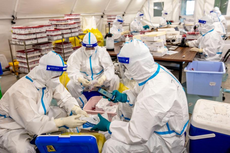 You are currently viewing Departamentul de Energie al SUA a stabilit că pandemia Covid a fost declanșată de un accident într-un laborator din China