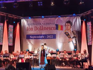 Read more about the article Iubitorii muzicii populare sunt așteptați, în această seară, la Gala Laureaților Festivalului-Concurs Național Ion Dolănescu
