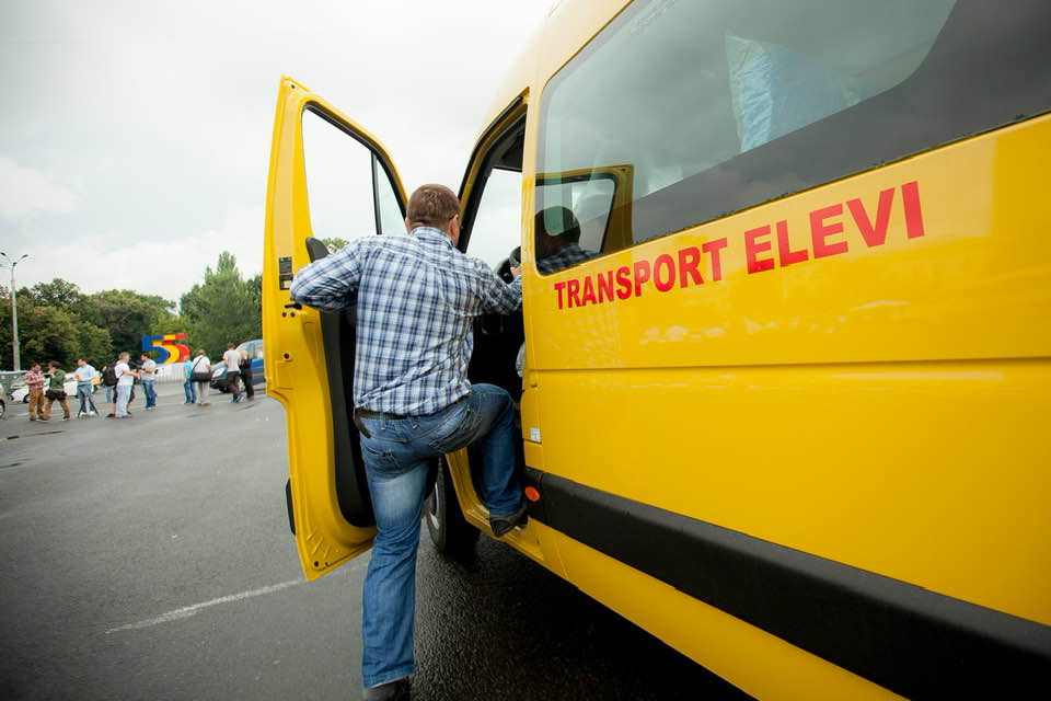 You are currently viewing Dificultăți cu transportul școlar, la Moreni