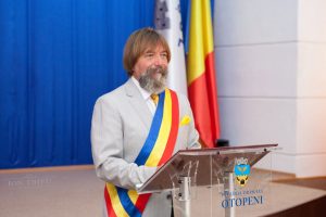 Read more about the article Primarul din Otopeni, reținut de DNA pentru abuz în serviciu în formă continuată