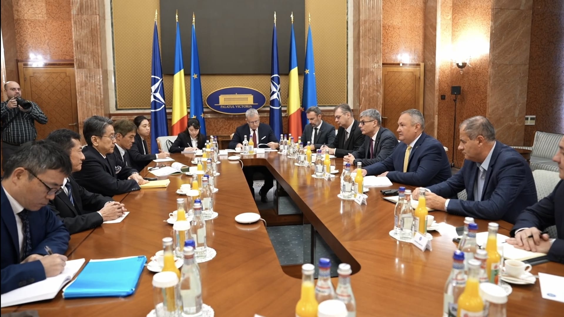 You are currently viewing Ionuț Săvoiu a participat la întâlnirea cu președintele Consiliului Director al Băncii Japoneze de Cooperare Internațională