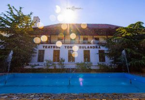 Read more about the article Pe 28 martie, în Sala Mare a Teatrului „Tony Bulandra” Târgoviște, are loc premiera spectacolului „Omul cel bun din Seciuan”