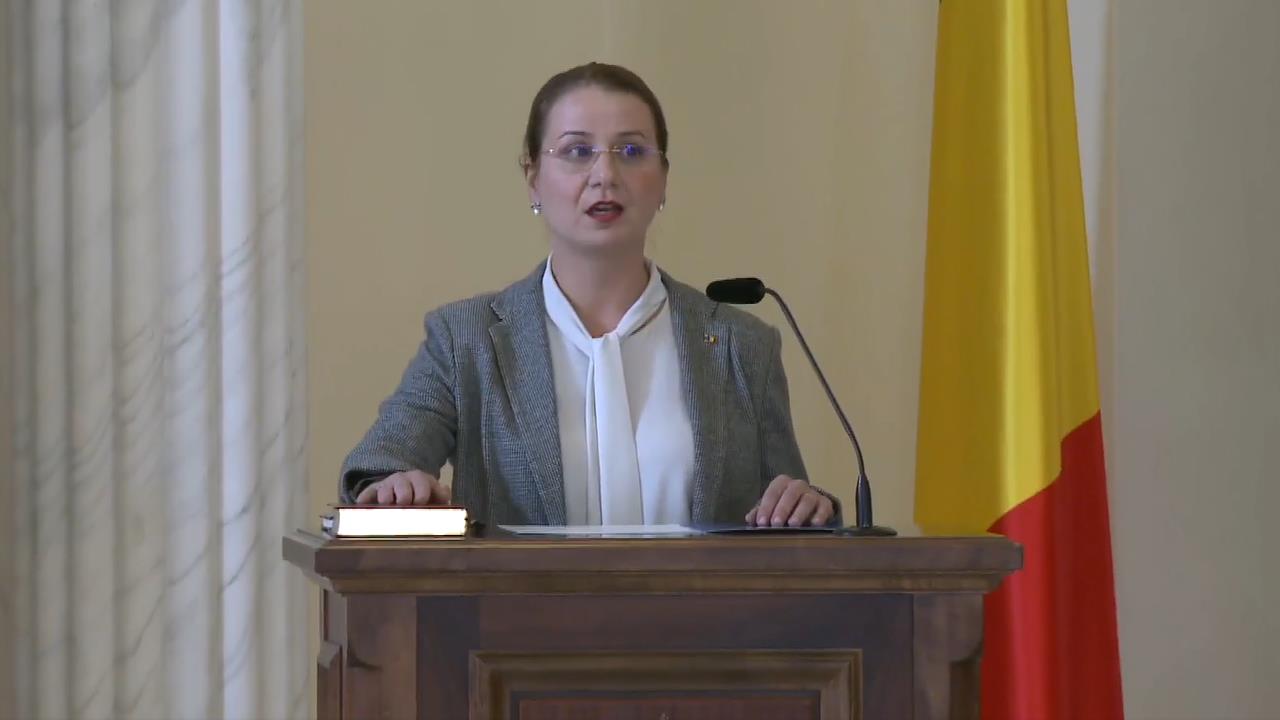 You are currently viewing Noul ministru al Educației a depus jurământul de învestitură
