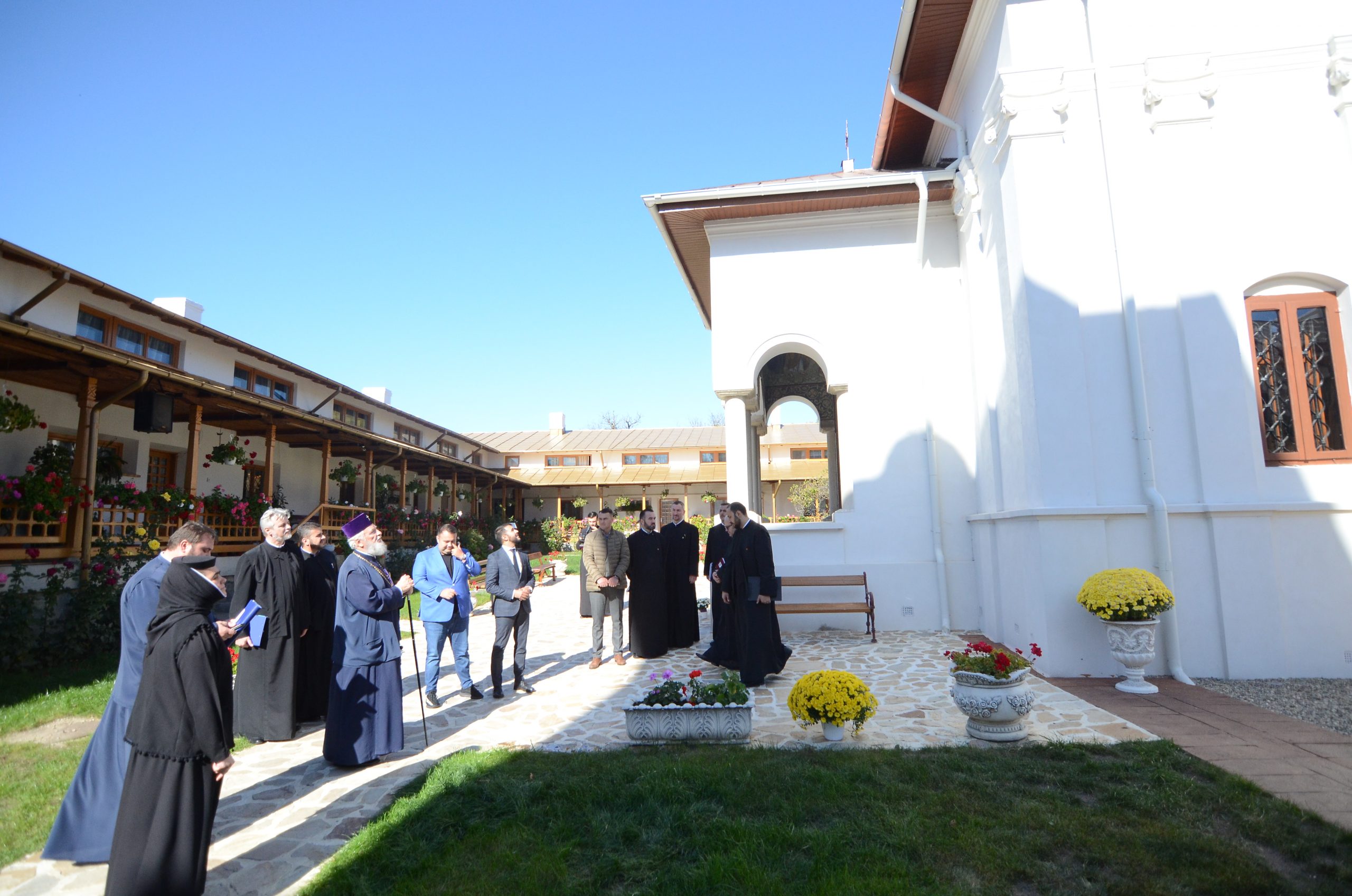 You are currently viewing MITROPOLITUL NIFON A EFECTUAT O VIZITĂ PASTORALĂ LA MÂNĂSTIREA VIFORÂTA