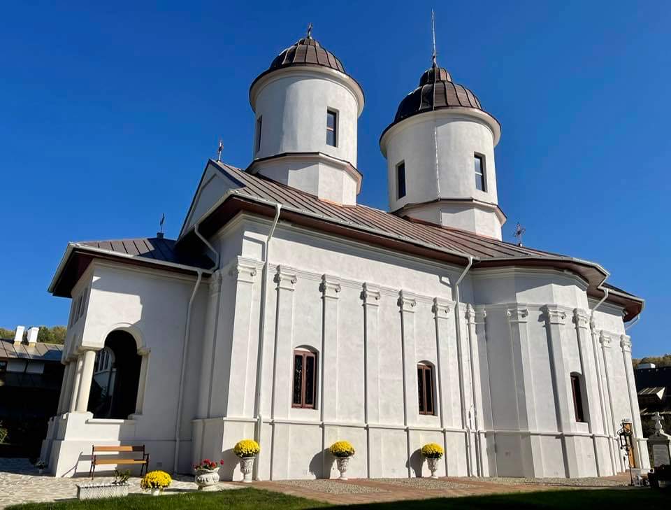 You are currently viewing Lucrările la Biserica „Sfântul Gheorghe”, din cadrul Mănăstirii Viforâta, au fost recepționate, astăzi